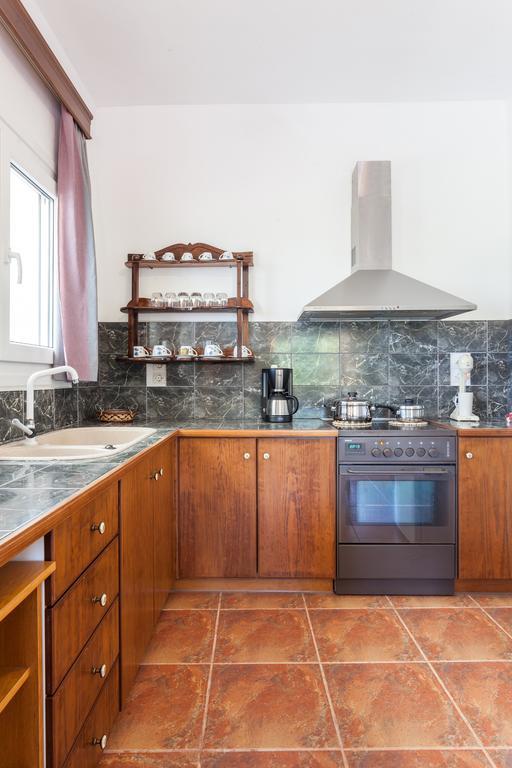 Aloni Villa Skopelos Town Room photo