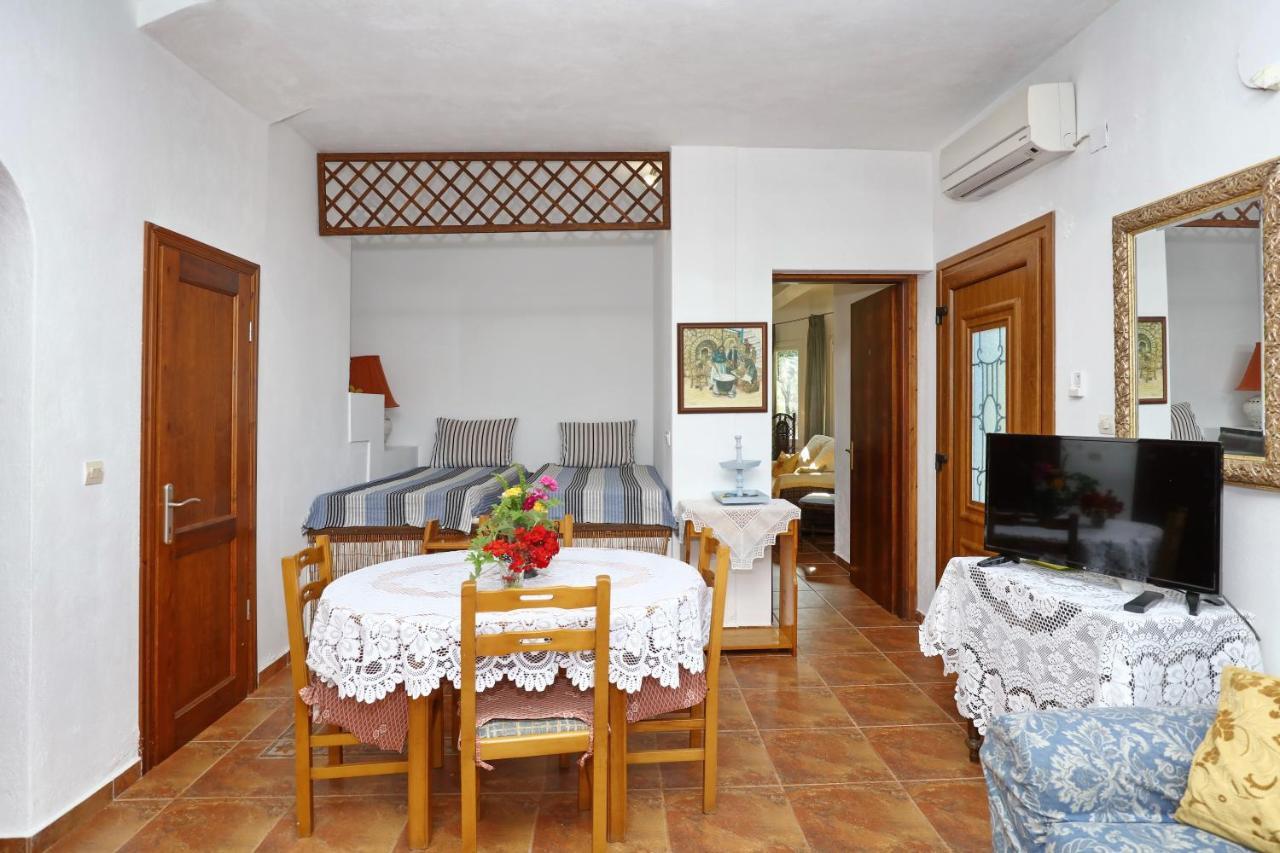Aloni Villa Skopelos Town Exterior photo